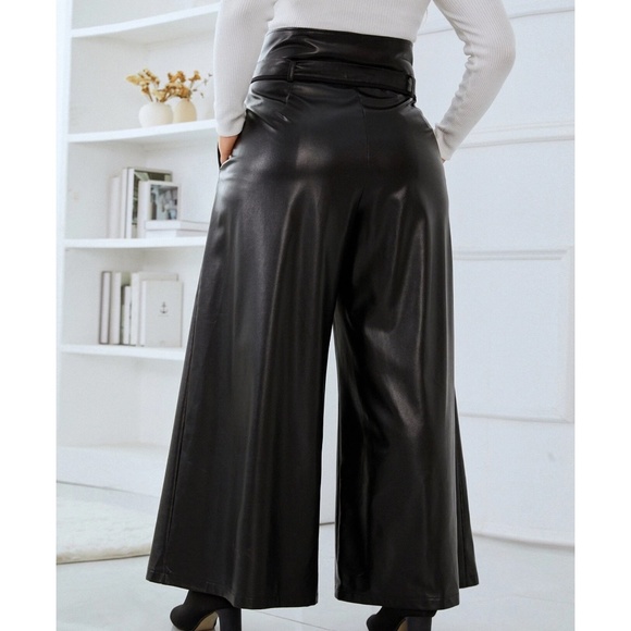 Plus black Vegan Leather Zip Wide leg Pants - Picture 3 of 4